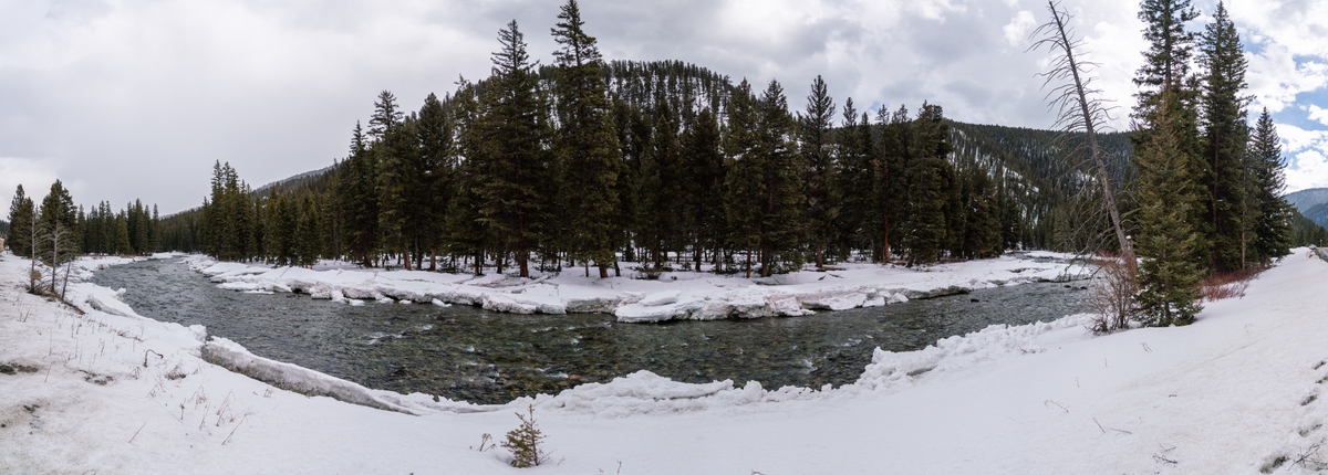 Snowbanks melting on the Gallatin River. Image by: rawpixel.com